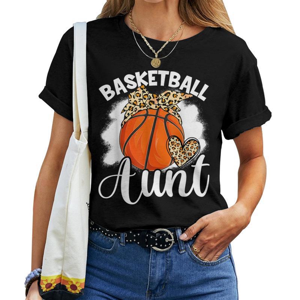 Basketball Aunt Leopard Heart Auntie Mother’s Day Women T-shirt