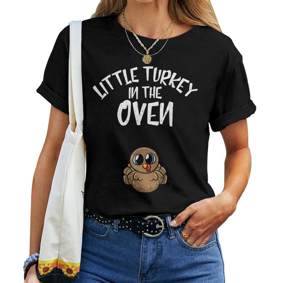 Turkey In The Oven Pregnancy Announcement Thanksgiving Mom Women T-shirt